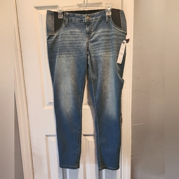 Isabel Maternity by Ingrid & Isabel Denim - NWT Isabel maternity jean